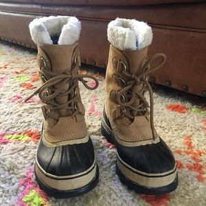 Sorel Caribou tan size 6